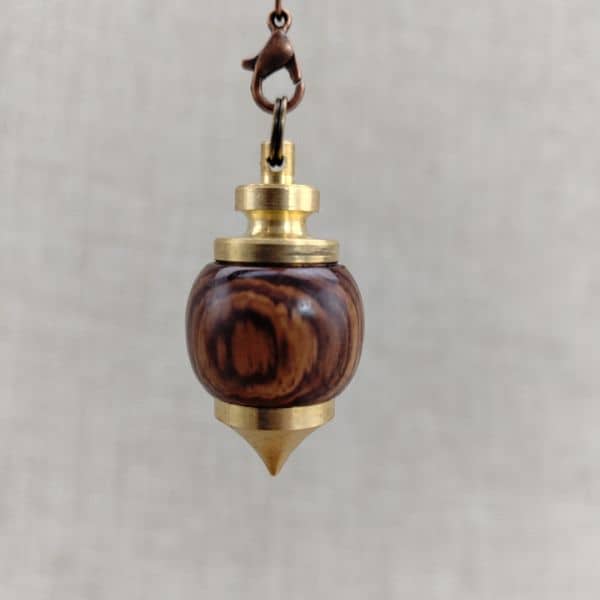 pendule en bois de rose du guatemala